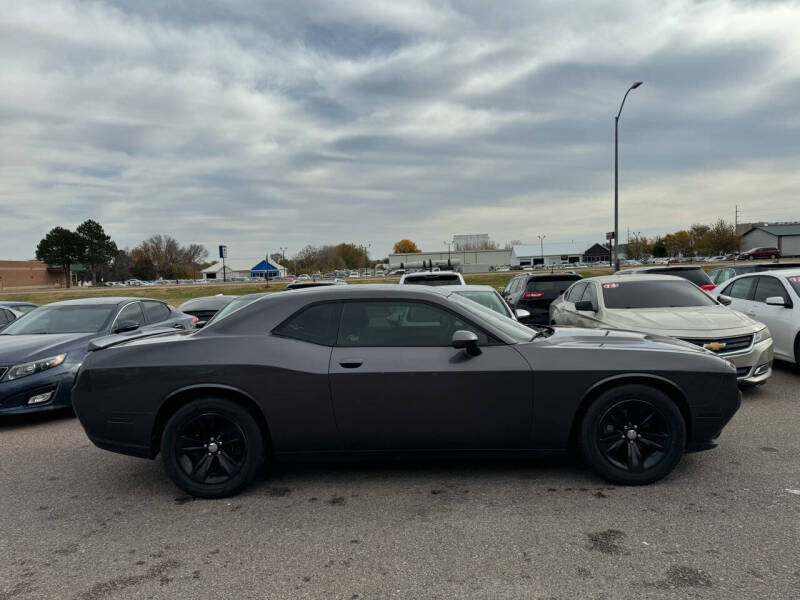 Dodge Challenger's photo