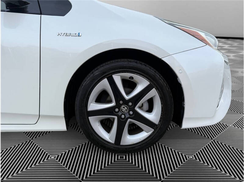 2017 Toyota Prius Three Touring