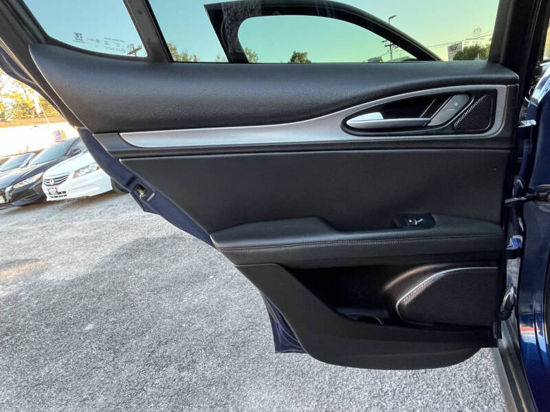 2018 Alfa Romeo Stelvio Sport