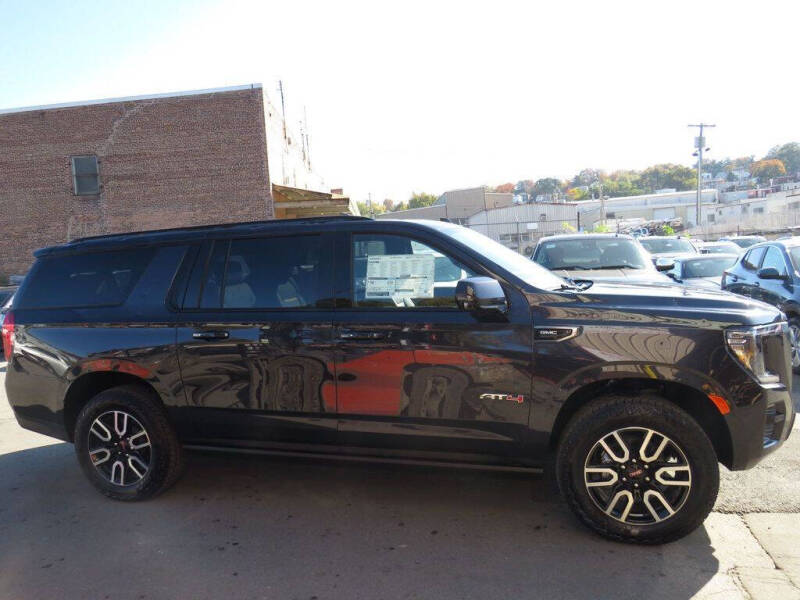 2023 GMC Yukon XL AT4