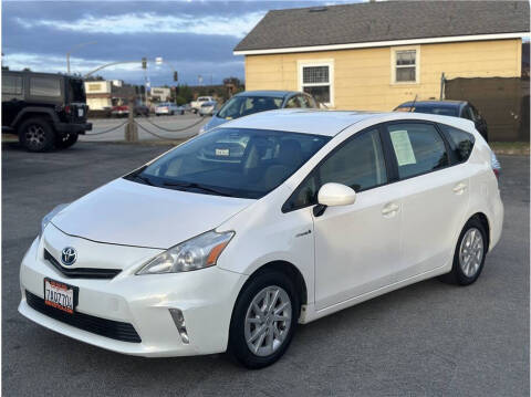 2013 Toyota Prius v Three