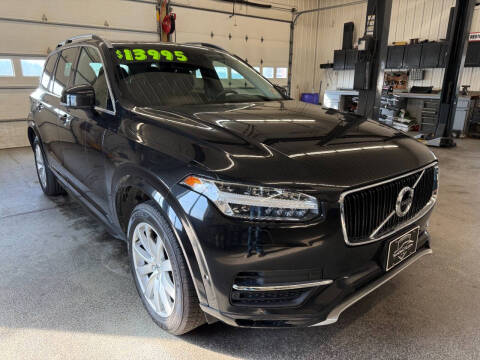 2016 Volvo XC90 T6 Momentum