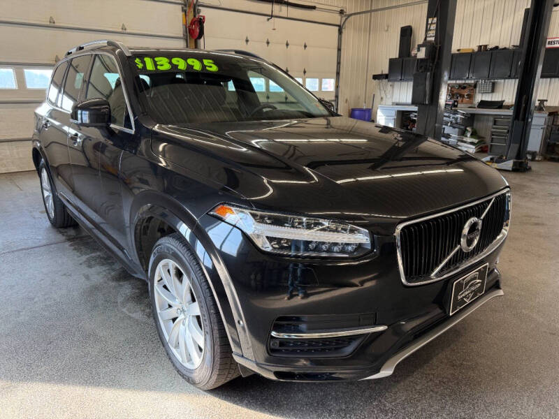 2016 Volvo XC90 T6 Momentum