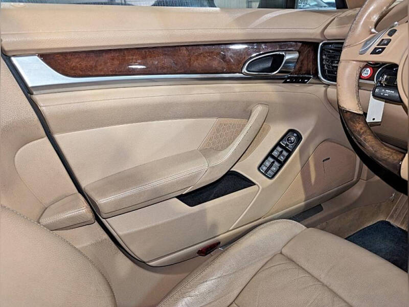 2011 Porsche Panamera