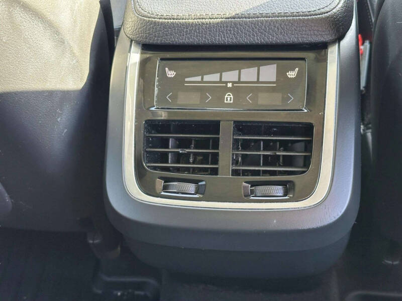 2019 Volvo XC90 T6 Momentum