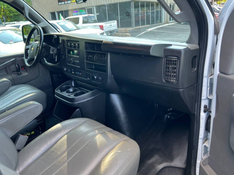 2022 Chevrolet Express 2500