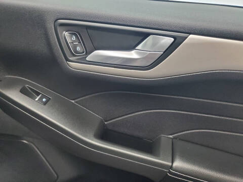 2021 Ford Escape Hybrid SE