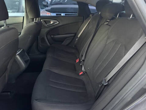 2016 Chrysler 200 Limited