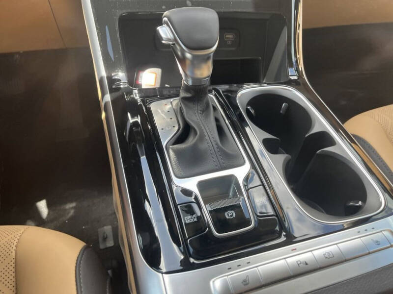 2024 Kia Carnival EX