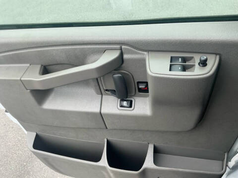 2025 GMC Savana LT 3500