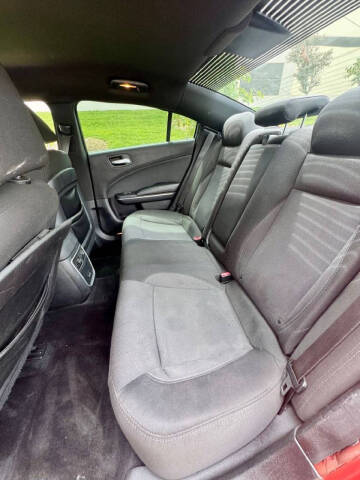 2016 Dodge Charger SE