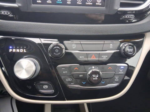 2021 Chrysler Voyager LX