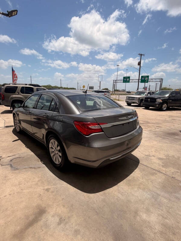 2013 Chrysler 200 Touring