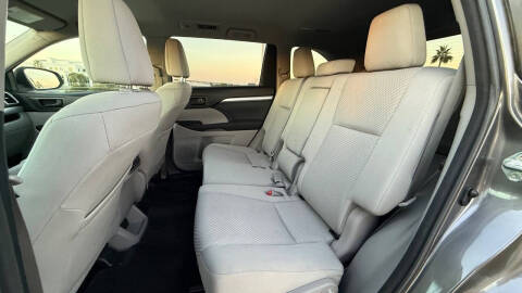 2018 Toyota Highlander LE