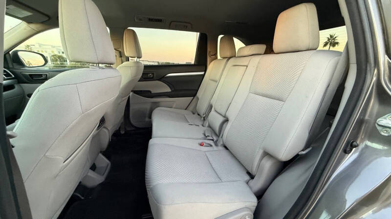 2018 Toyota Highlander LE