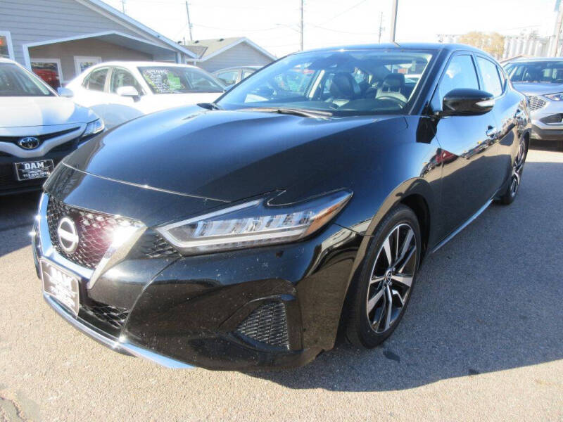 2023 Nissan Maxima SV's photo