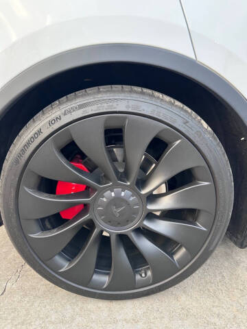 2023 Tesla Model Y Performance