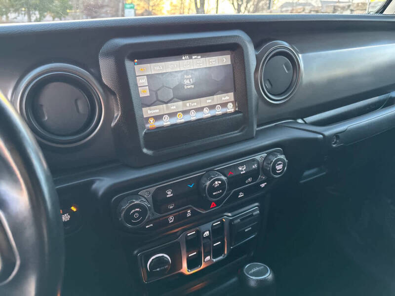 2022 Jeep Gladiator Sport S