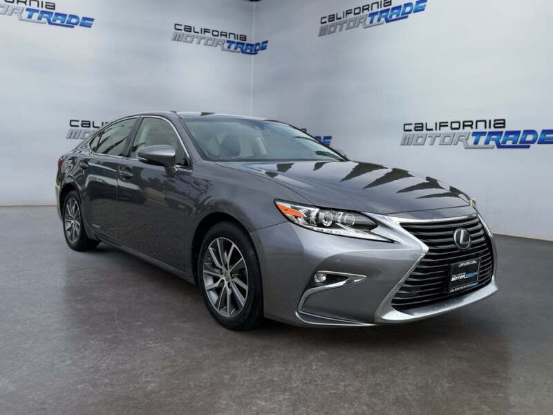 2016 Lexus ES 300h