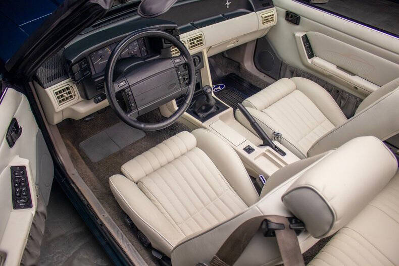 1990 Ford Mustang