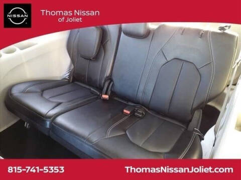 2024 Chrysler Pacifica Plug-In Hybrid Select