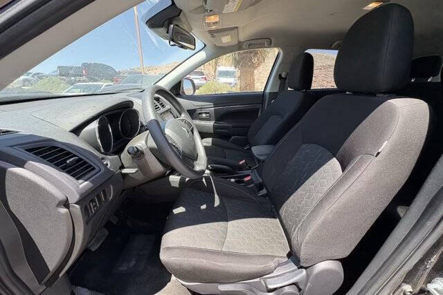 2025 Mitsubishi Outlander Sport ES