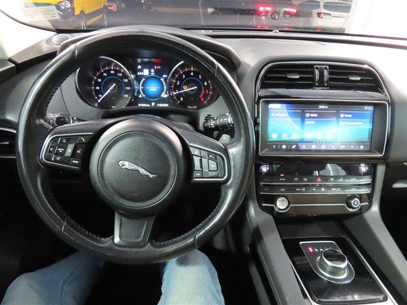 2020 Jaguar F-PACE 25t Premium