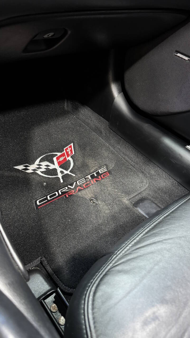 2004 Chevrolet Corvette 45