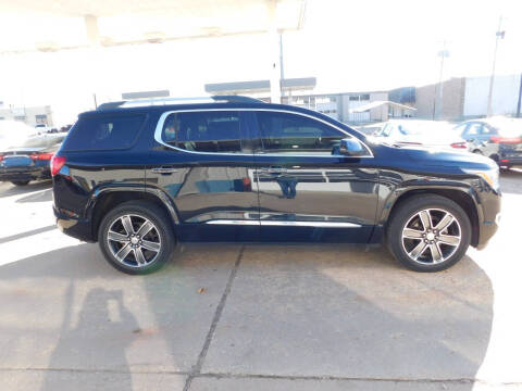 2017 GMC Acadia Denali