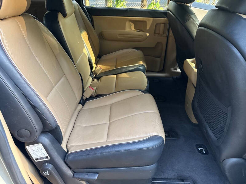 2017 Kia Sedona LX