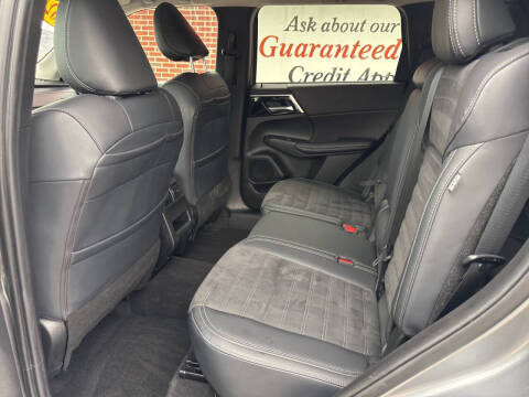 2024 Mitsubishi Outlander SE