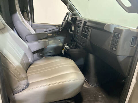 2025 Chevrolet Express 2500