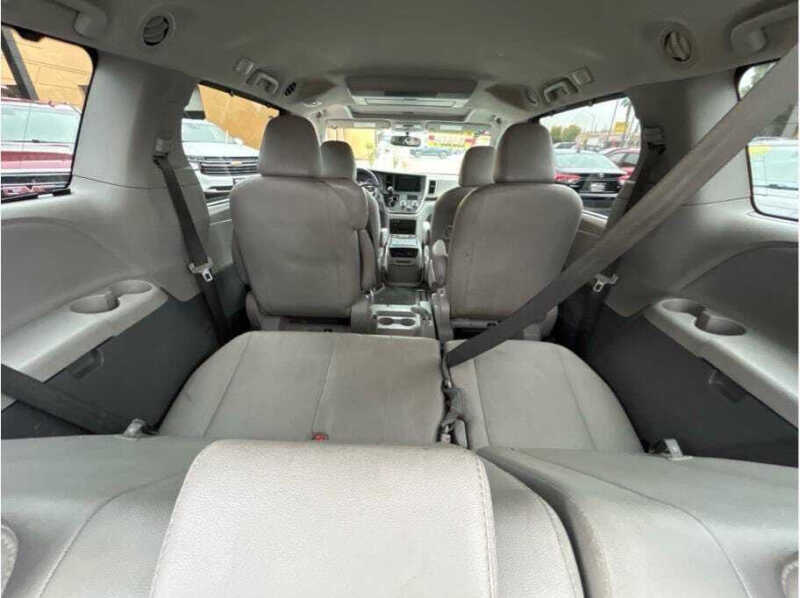 2016 Toyota Sienna