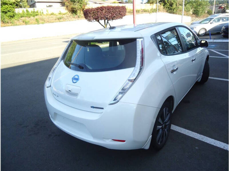2016 Nissan LEAF
