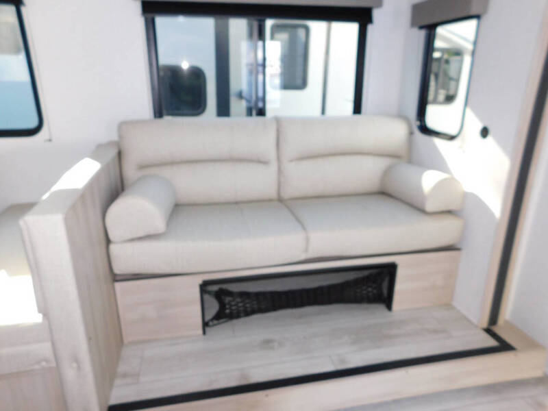 2024 Della Terra 255 BHLE