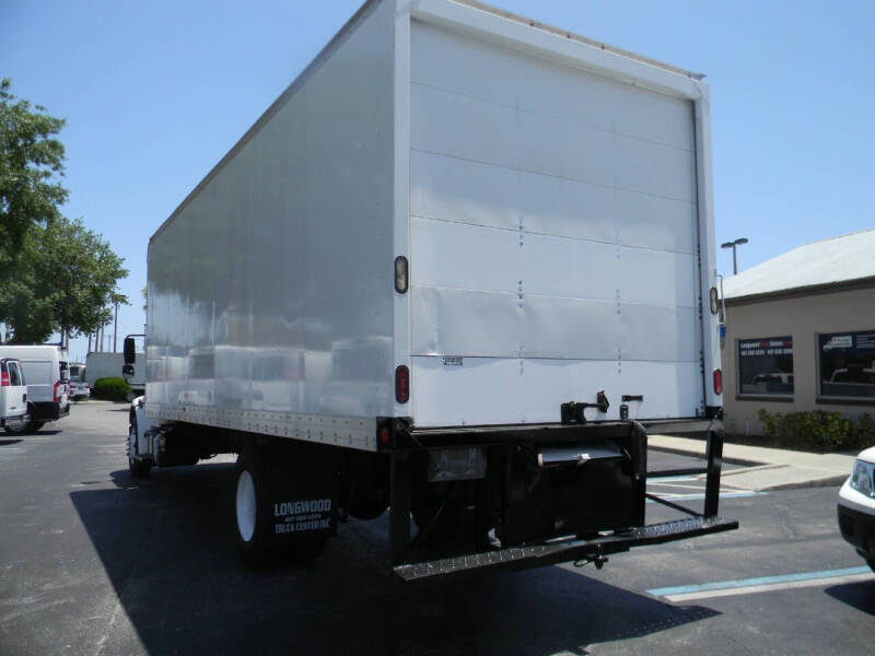 2017 Freightliner M2 106