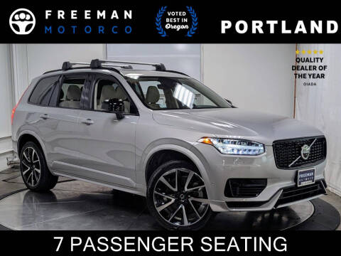 2025 Volvo XC60 B5 Plus Dark Theme