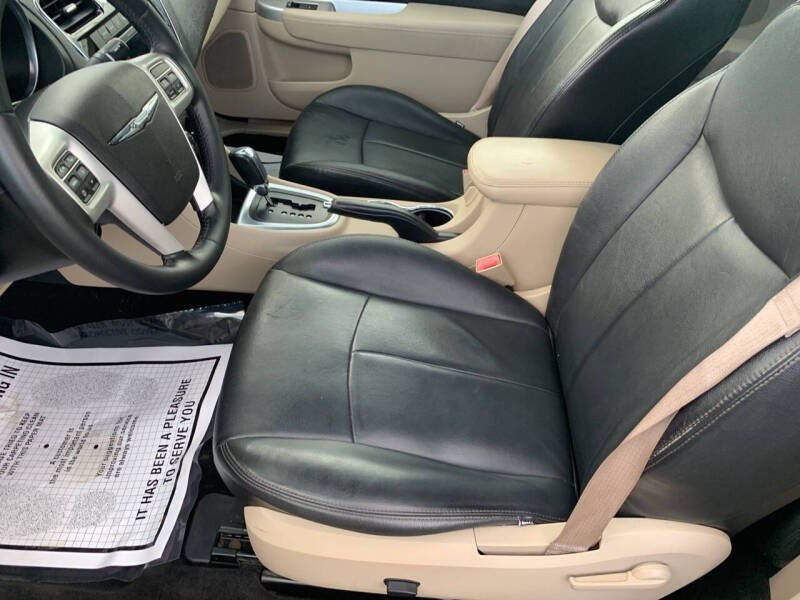 2013 Chrysler 200 Touring