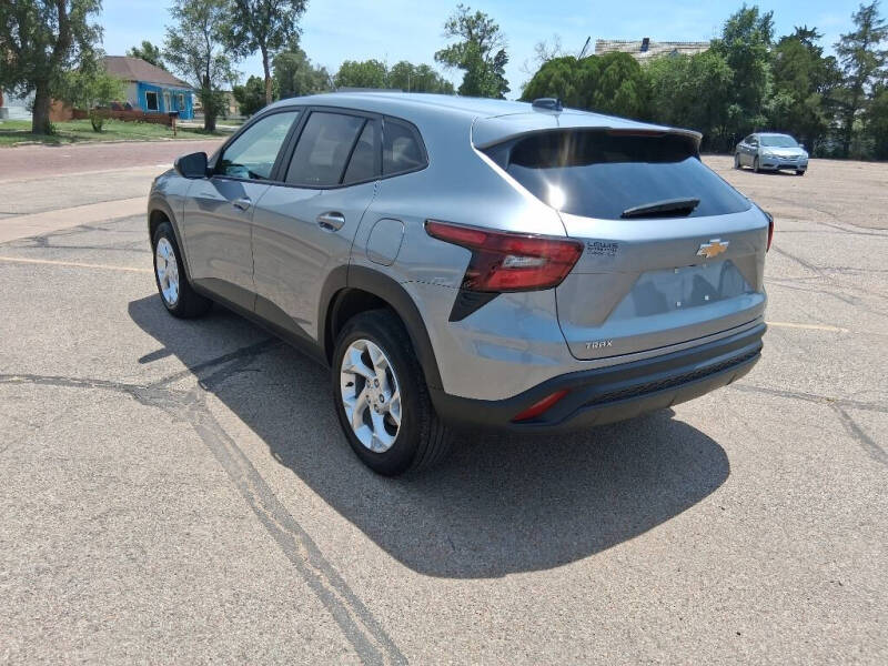 2025 Chevrolet Trax LS