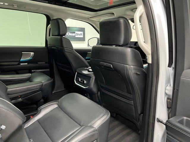 2025 Ford Expedition Platinum