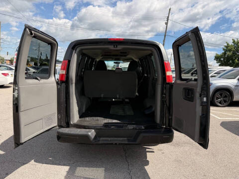 2010 GMC Savana LS 1500
