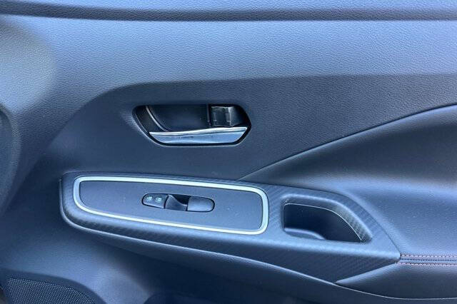 2025 Nissan Versa SR