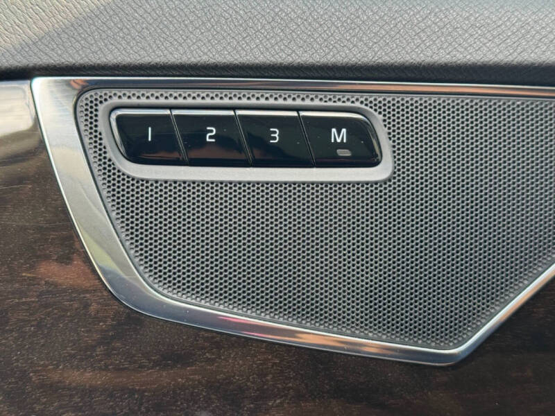2017 Volvo XC90 T6 Momentum