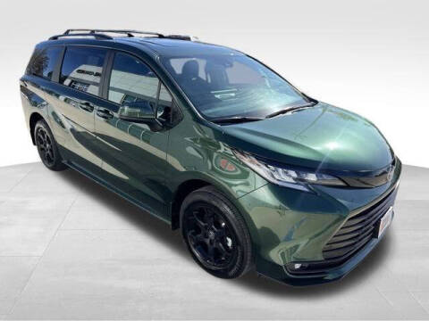 2025 Toyota Sienna Woodland Edition