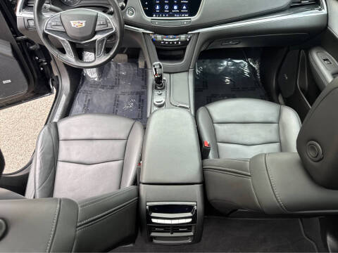 2022 Cadillac XT5 Premium Luxury