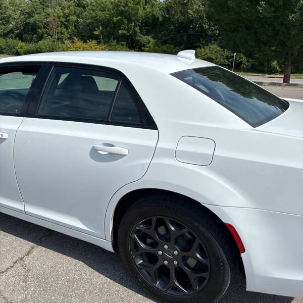 2019 Chrysler 300 S