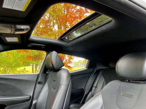 2020 Hyundai Veloster 2.0L Premium