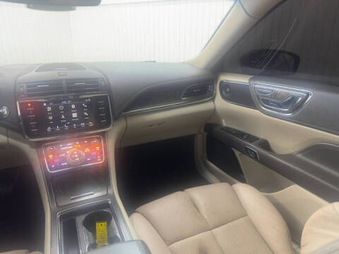 2017 Lincoln Continental Select