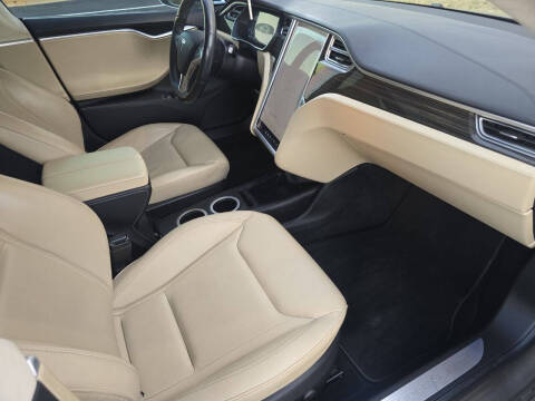 2016 Tesla Model S 70