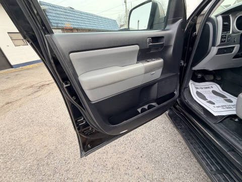 2013 Toyota Sequoia SR5